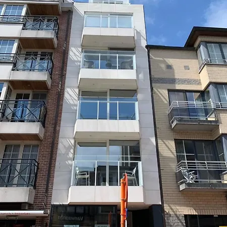 Nieuwbouwappartement Lippenslaan, 2 -slaapkamers Geen Groepen Jongeren *
